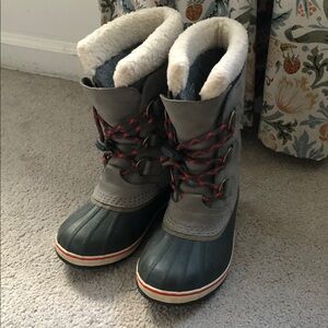 Sorel Gray and Black Winter Boots with Red Accents